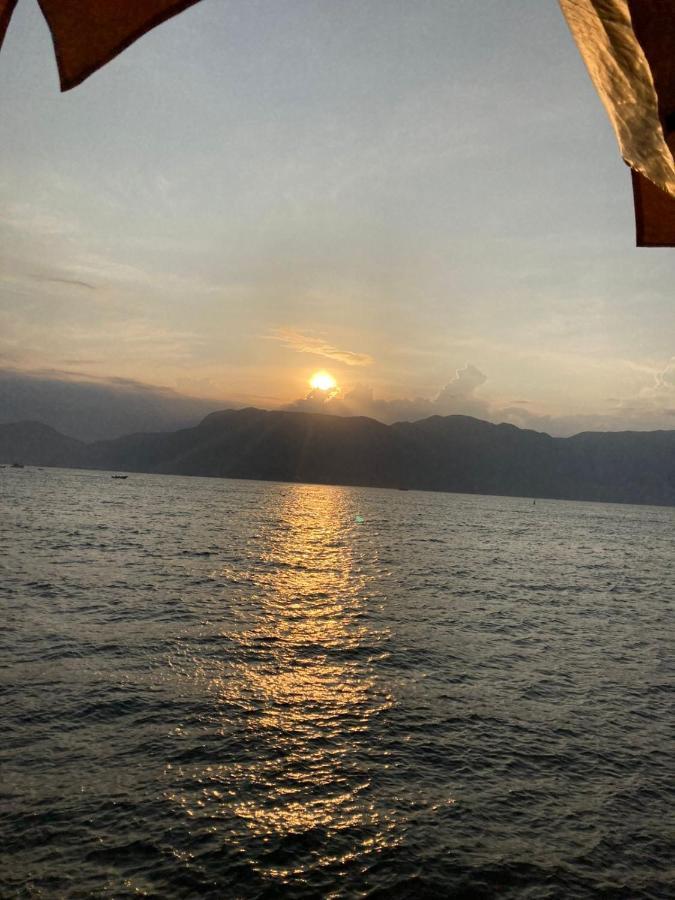Suite Pe Na Areia- Espaco Independente Na Praia Do Curral Com Localizacao Privilegiada - Simplicidade E Comodidade Com O Por Do Sol Mais Lindo De Ilhabela - Melhor Custo Beneficio Para Ate 4 Pessoas , Na Av Jose Pacheco Do Nascimento Nº 7682 Ngoại thất bức ảnh